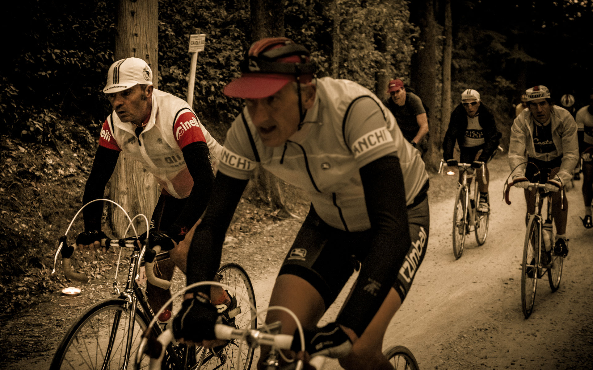 L'Eroica 2014 Foto Biciclette Strada Bianca Gruppo Inseguitore
