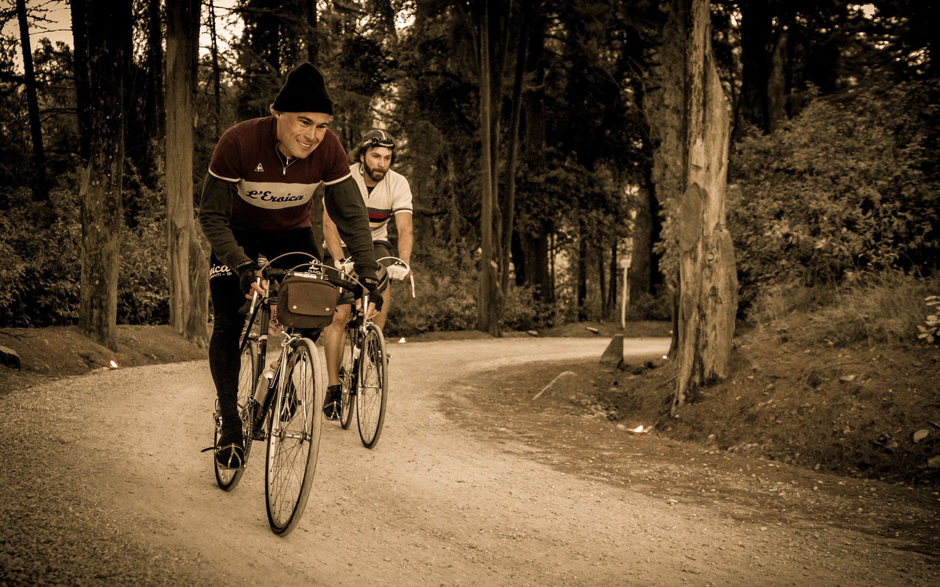 L'Eroica 2014 Foto Ciclista in Salita che Stringe i Denti